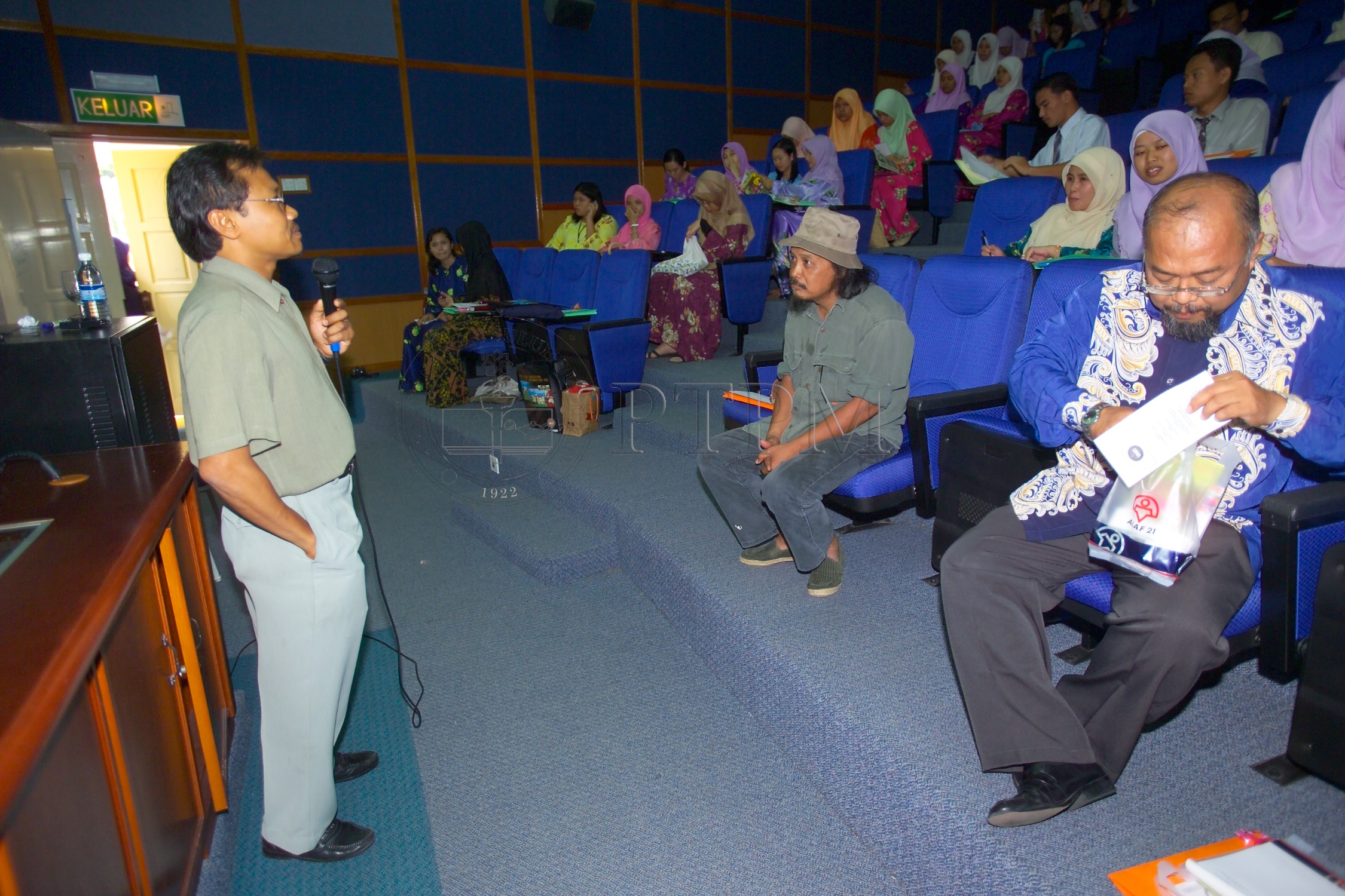 PTPM 05 20 puisi D9X30159